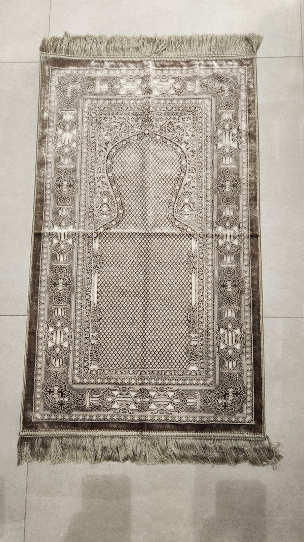 LUXURIOUS SOFT VELVET PRAYING MAT - SHIRAZ (BEIGE)