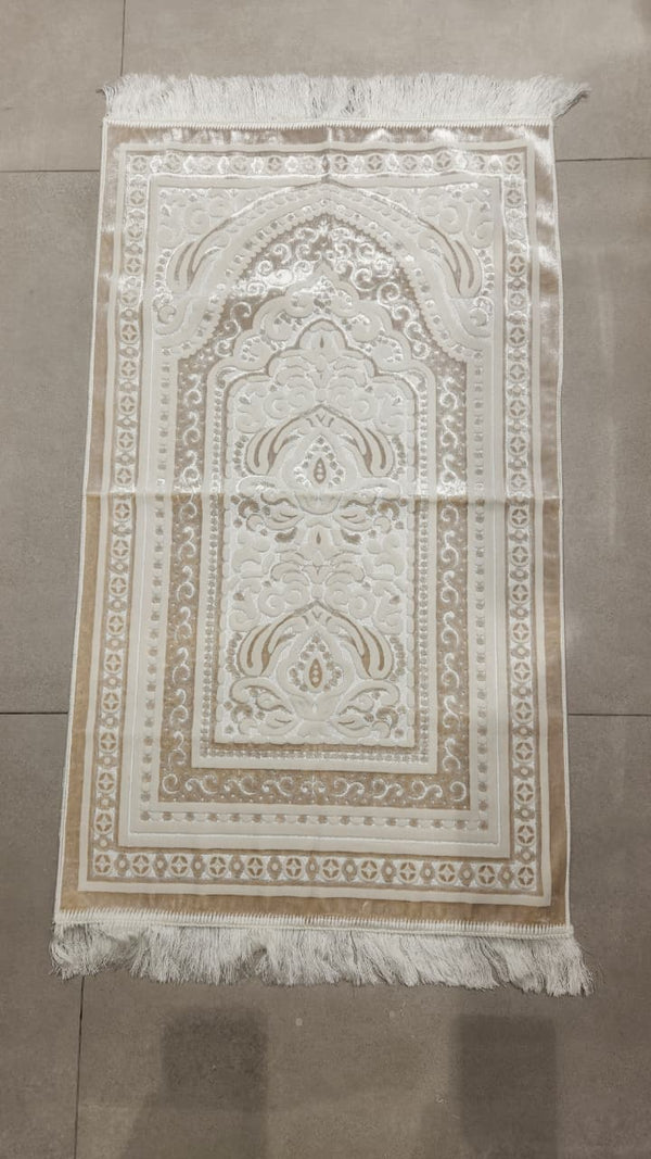 LUXURIOUS SOFT VELVET PRAYING MAT -ZUMORUD (IVORY)
