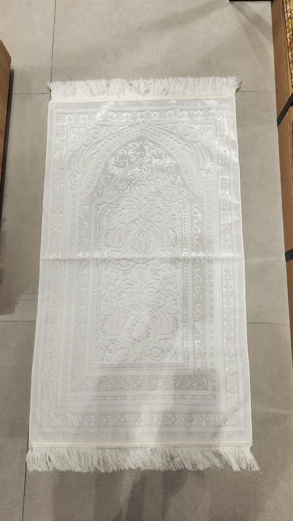 LUXURIOUS SOFT VELVET PRAYING MAT - ZUMORUD (WHITE)